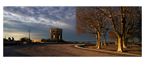 Montpellier - Les jardins du Pérou - Carte Postale panoramique 10x23. Photographe Marianne Raous