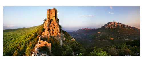 Le Chateau de Monferrant, l'Hortus et le Pic Saint Loup - Languedoc - Hérault - Garigues